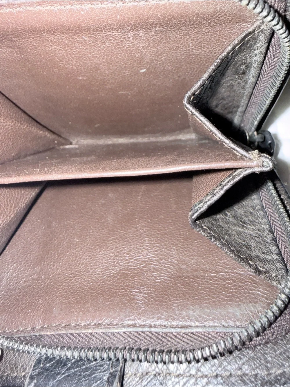 Women’s Bottega Veneta Black Ostrich-Leather Wallet!